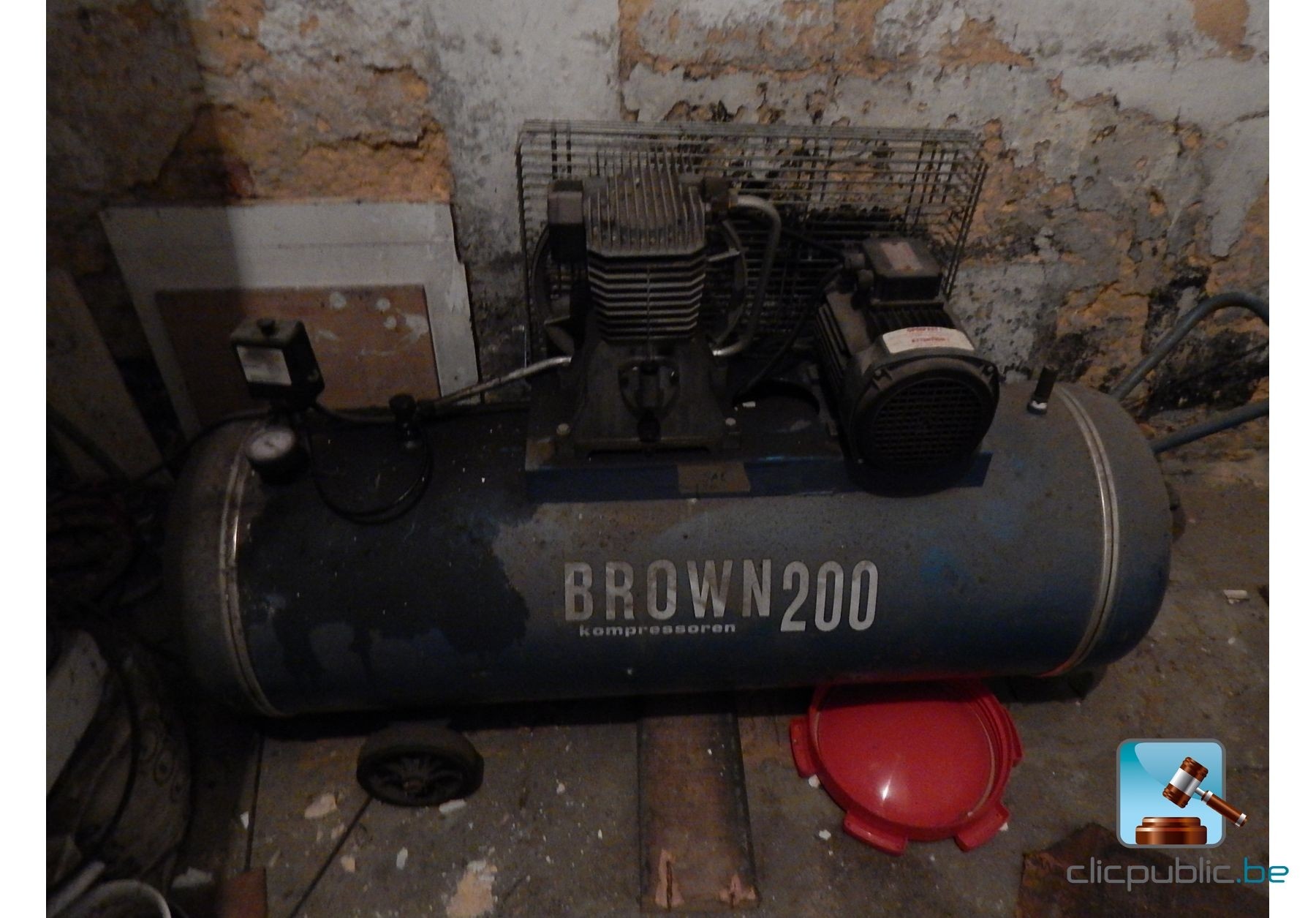 smal Matig bang Compressor BROWN 200 - Clicpublic.lu, online auctions in 1 click.